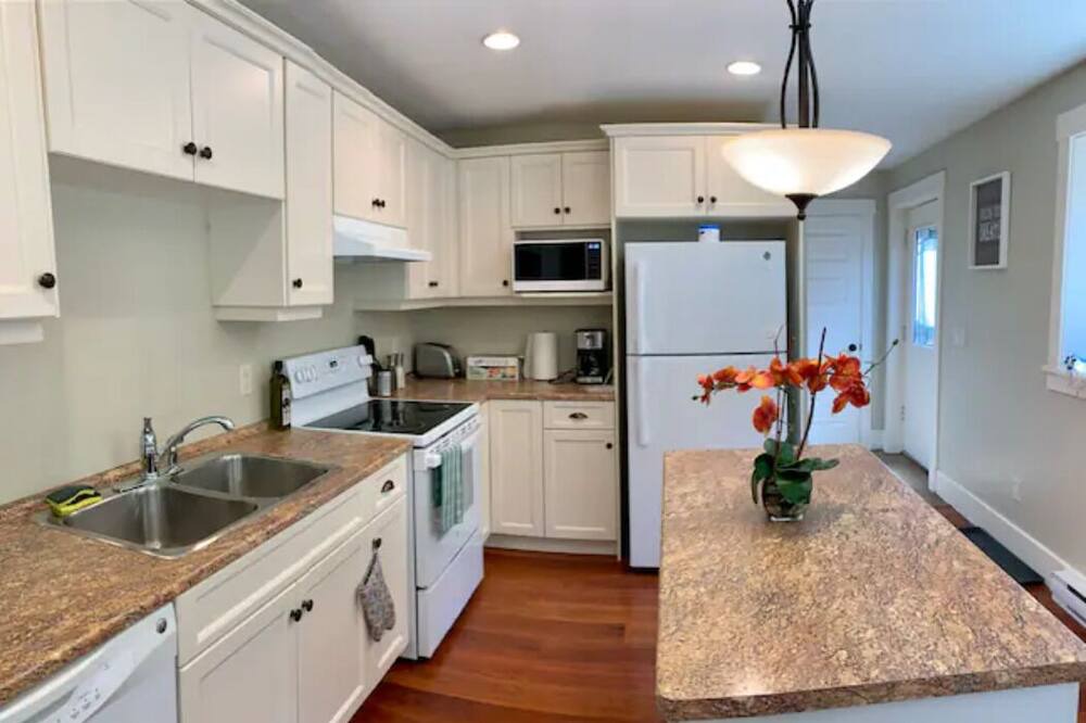 Photo of Kitchen in Courtenay