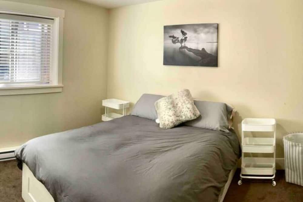 Photo of Bedroom in Courtenay