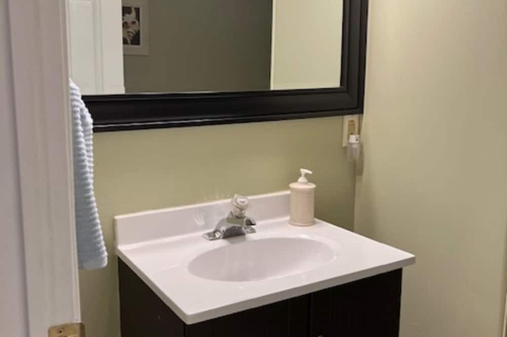 Photo of Bathroom in Tiny