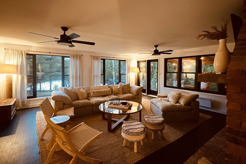 Photo of Livingroom in Wakefield