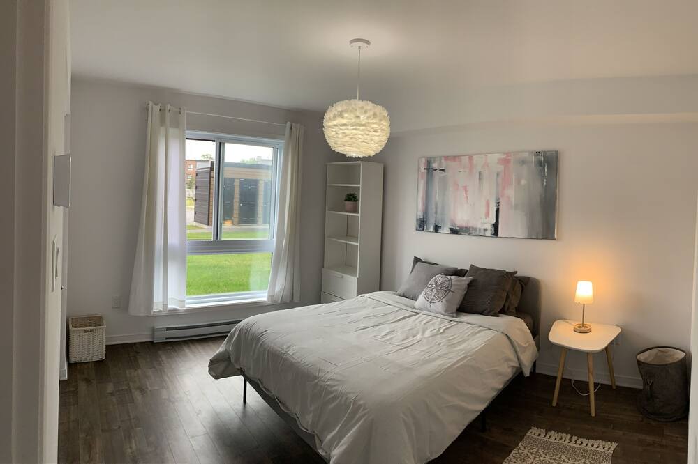 Photo of Bedroom in Aylmer