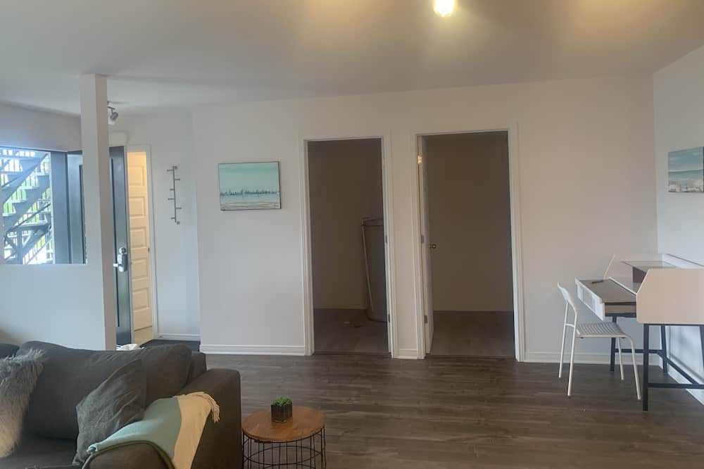 Photo of Livingroom in Aylmer