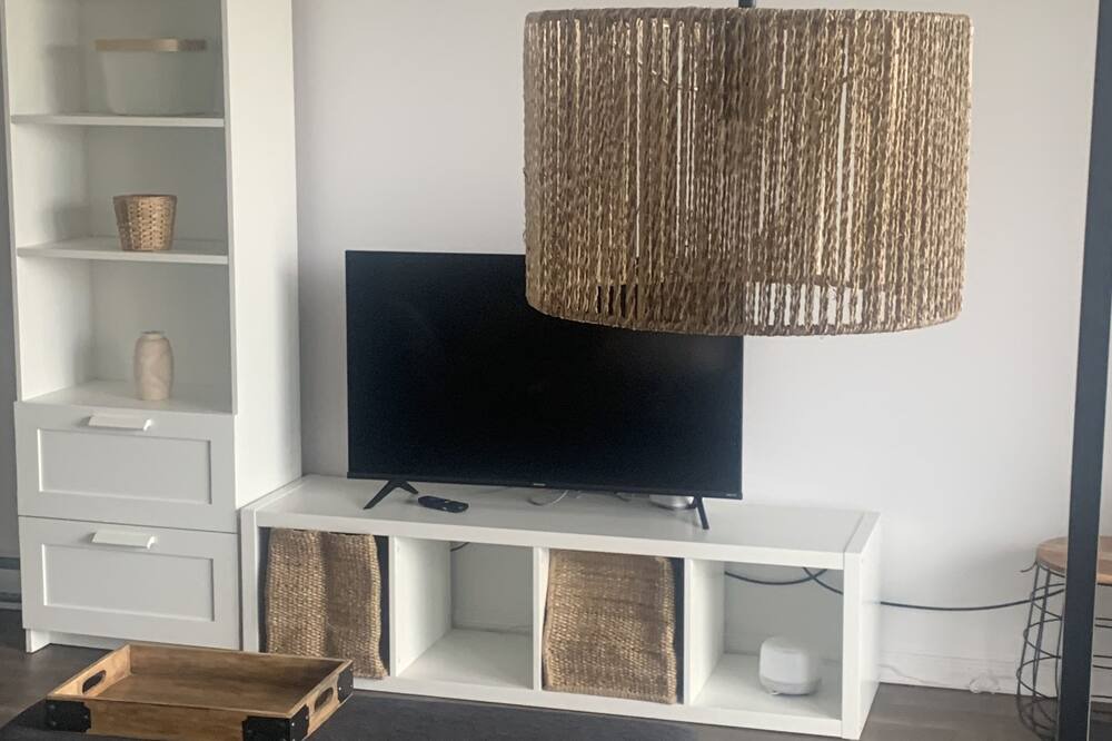 Photo of Livingroom in Aylmer