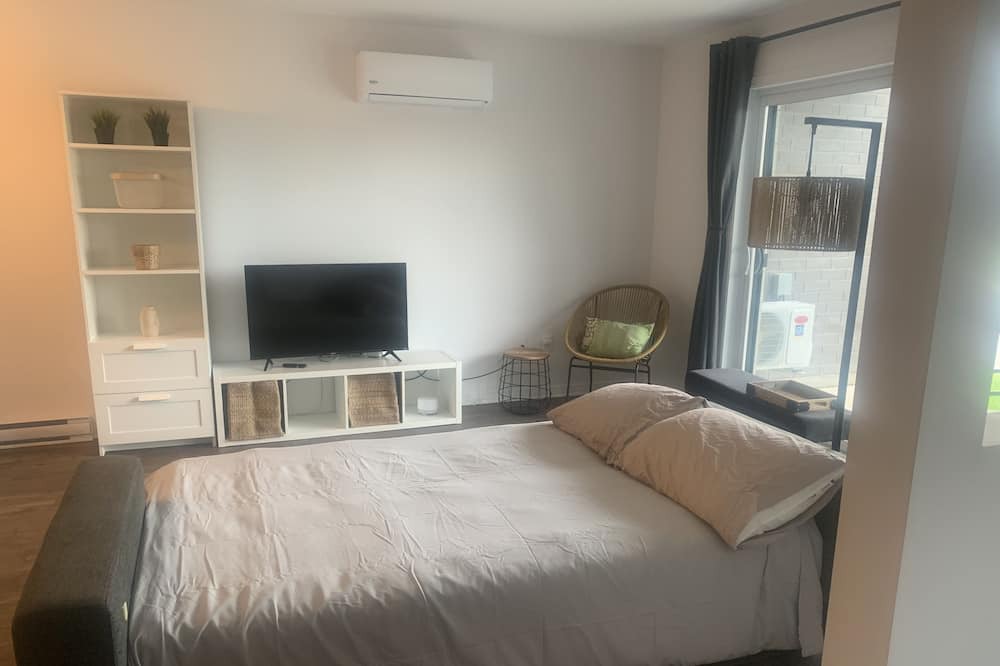 Photo of Bedroom in Aylmer