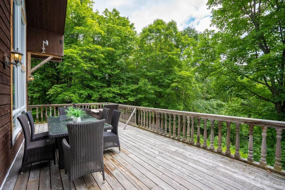 Photo of Patio Balcony in Val-des-Lacs