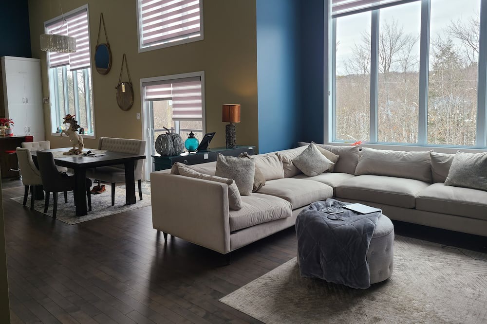 Photo of Livingroom in Les Collines-de-l'Outaouais Regional County Municipality