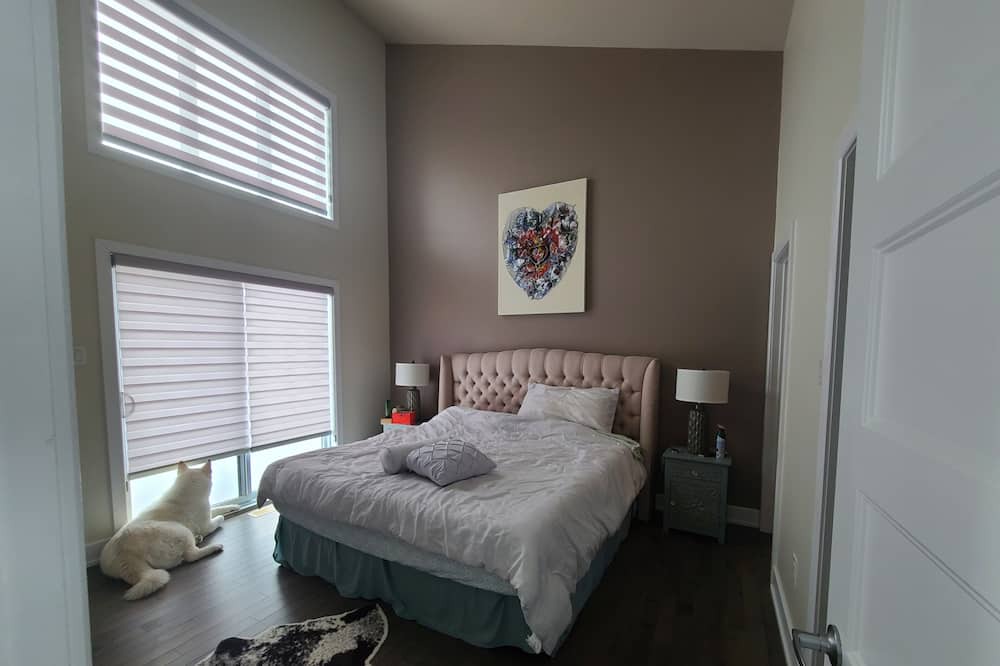 Photo of Bedroom in Les Collines-de-l'Outaouais Regional County Municipality