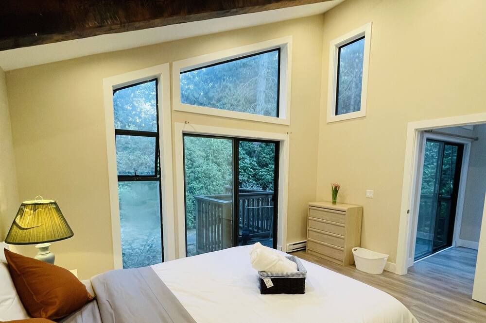 Photo of Bedroom in Langley