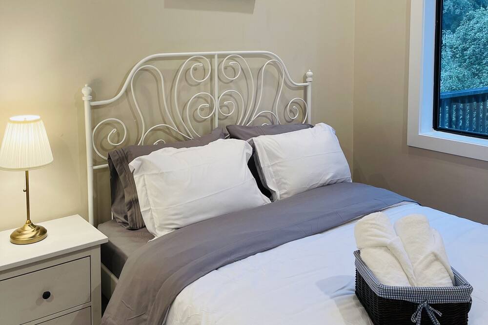 Photo of Bedroom in Langley