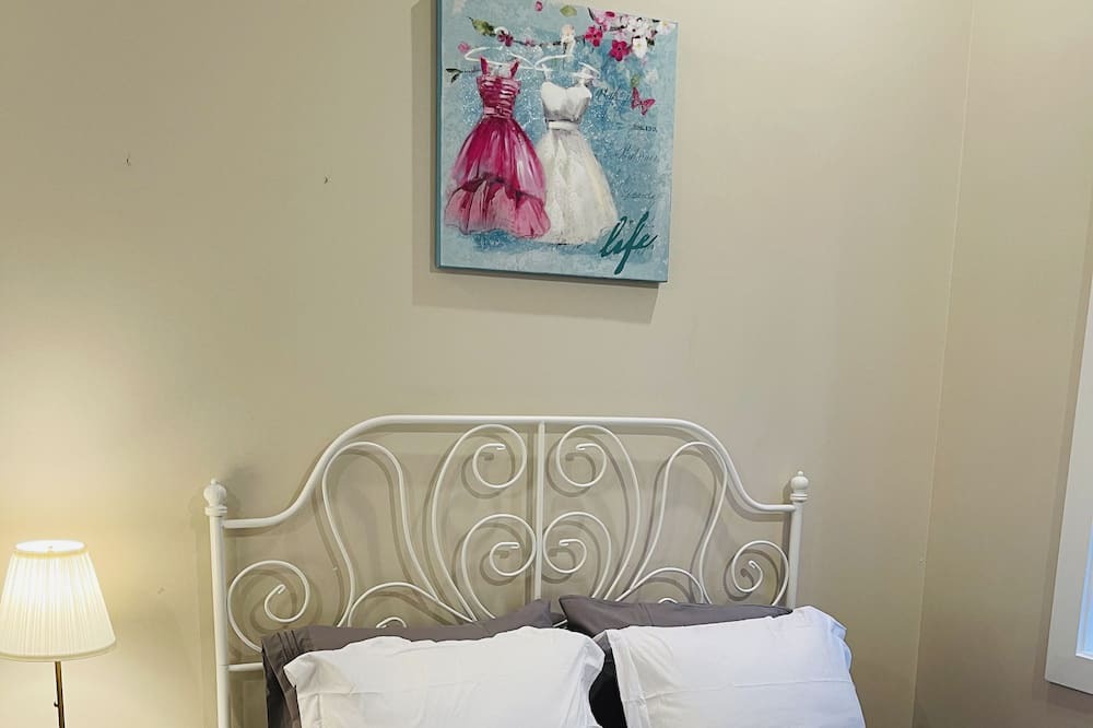 Photo of Bedroom in Langley