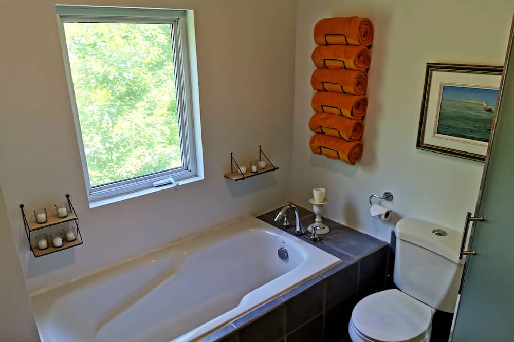 Photo of Bathroom in Saint Fulgence
