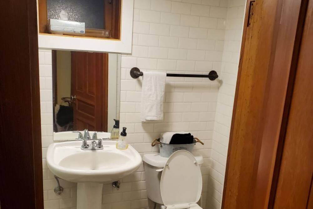 Photo of Bathroom in Centre Hastings