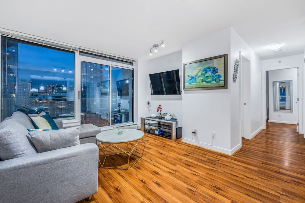 Photo of Livingroom in Crosstown
