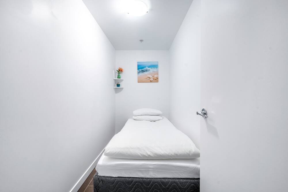 Photo of Bedroom in Crosstown