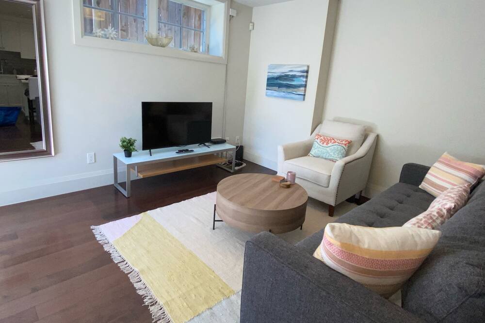 Photo of Livingroom in Riley Park-Little Mountain