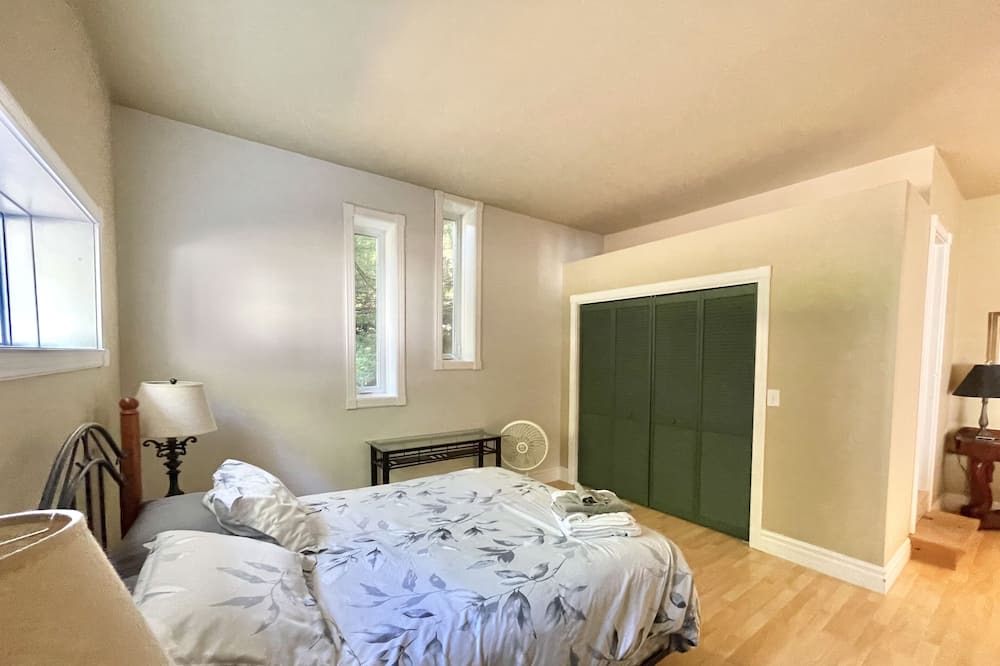Photo of Bedroom in Bala