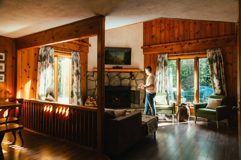 Photo of Livingroom in Sainte-Agathe-des-Monts