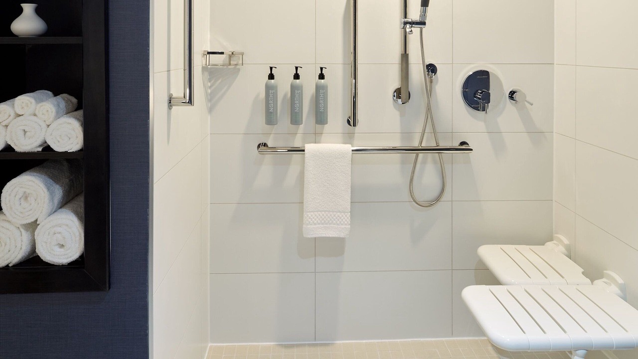 Photo of Bathroom in Cote-Des-Neiges—Notre-Dame-De-Grace