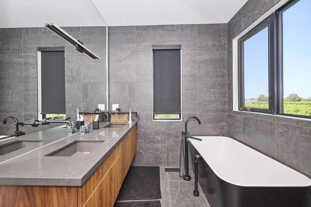 Photo of Bathroom in Louth
