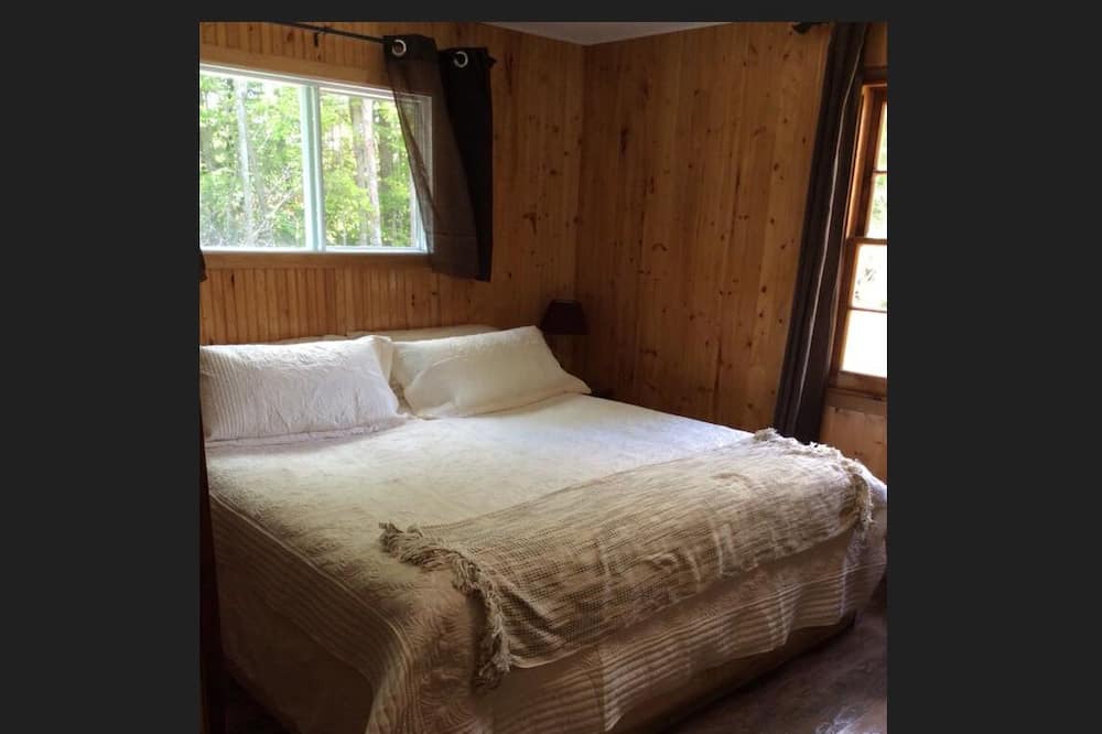 Photo of Bedroom in Manitoulin District