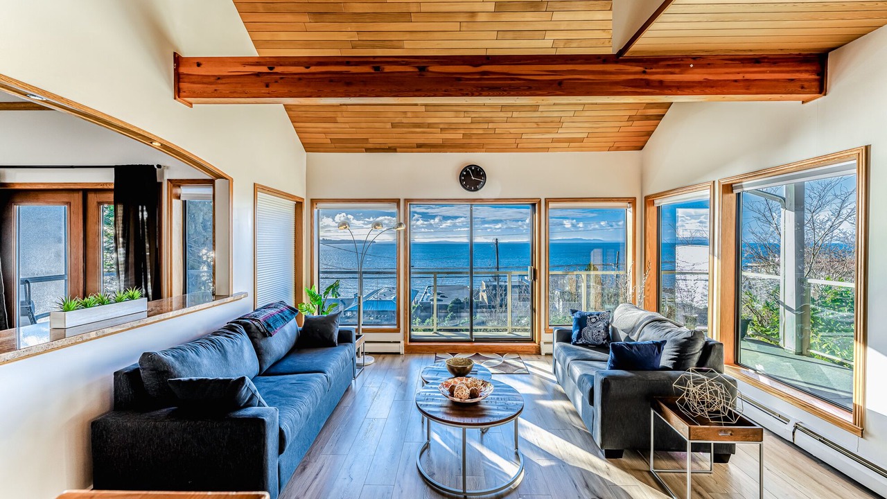 Photo of Livingroom in White Rock