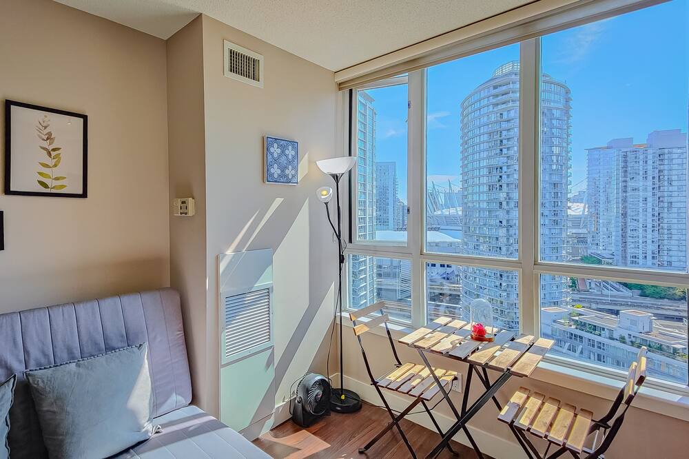 Photo of Bedroom in Crosstown