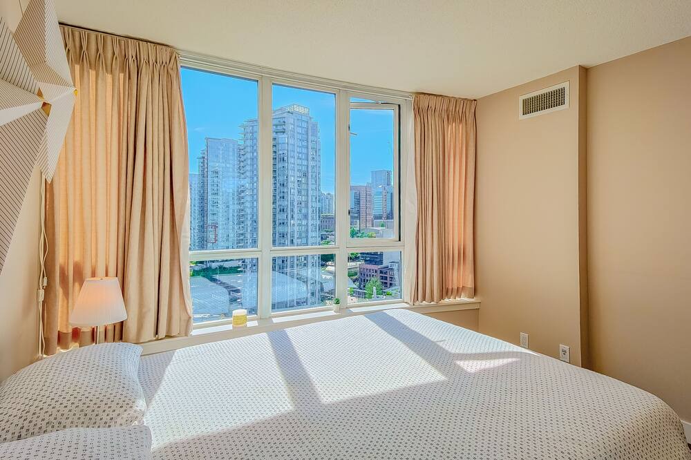 Photo of Bedroom in Crosstown