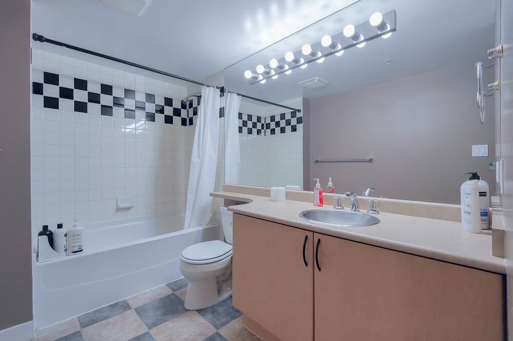 Photo of Bathroom in Crosstown