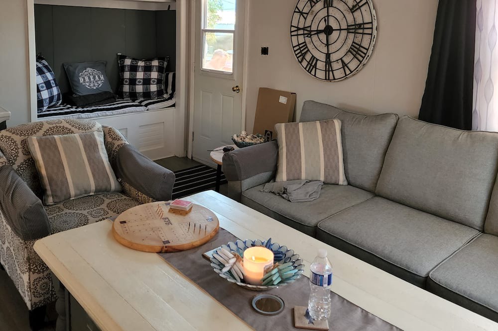 Photo of Livingroom in Shemogue