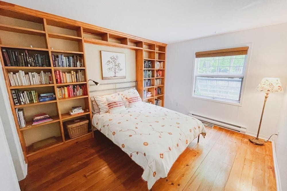 Photo of Bedroom in Val-des-Monts