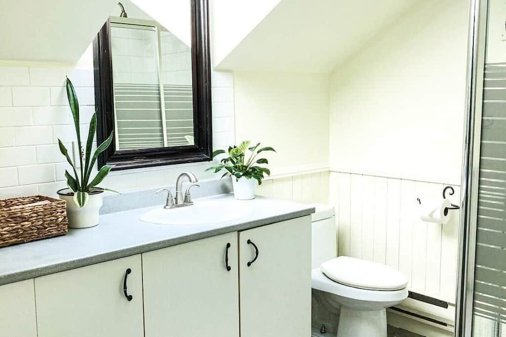Photo of Bathroom in Val-des-Monts