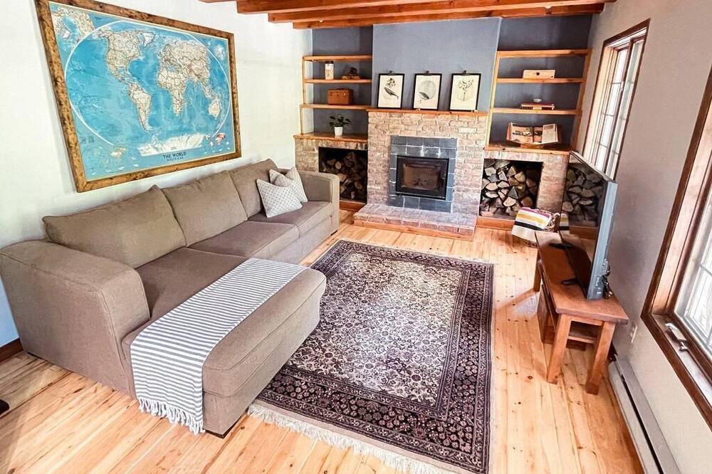 Photo of Livingroom in Val-des-Monts