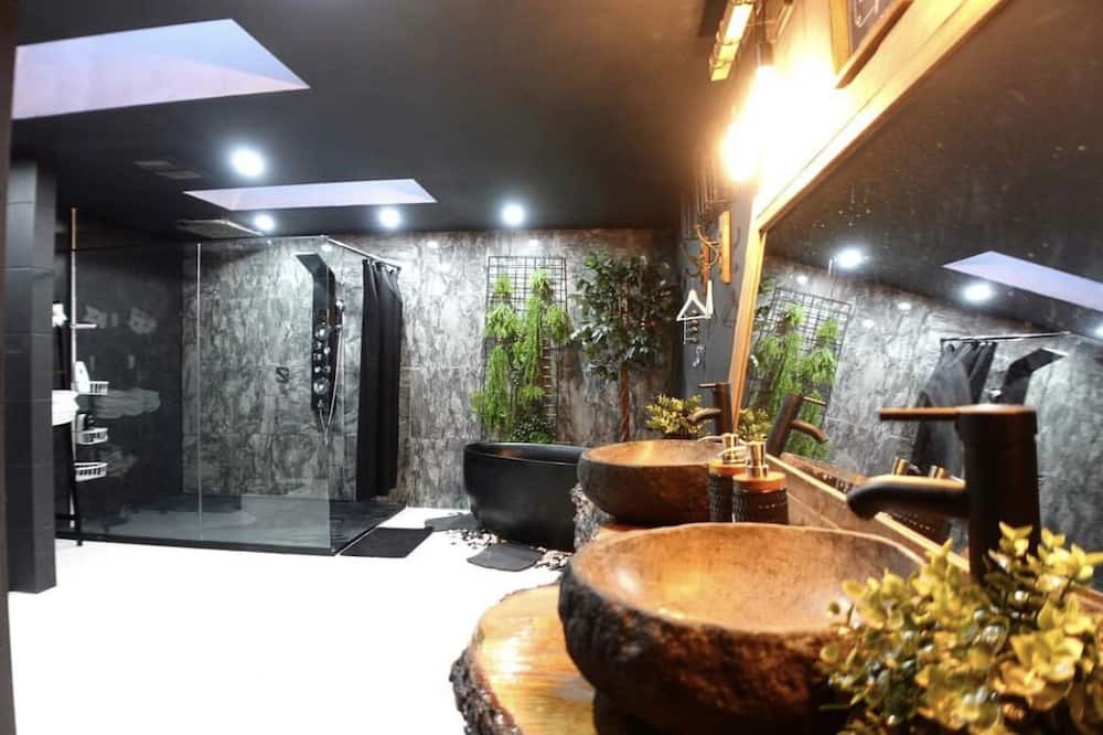 Photo of Bathroom in Mirabel