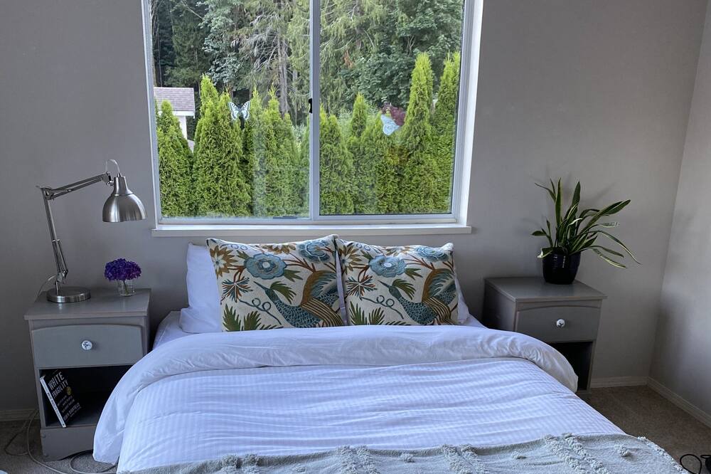 Photo of Bedroom in Sechelt