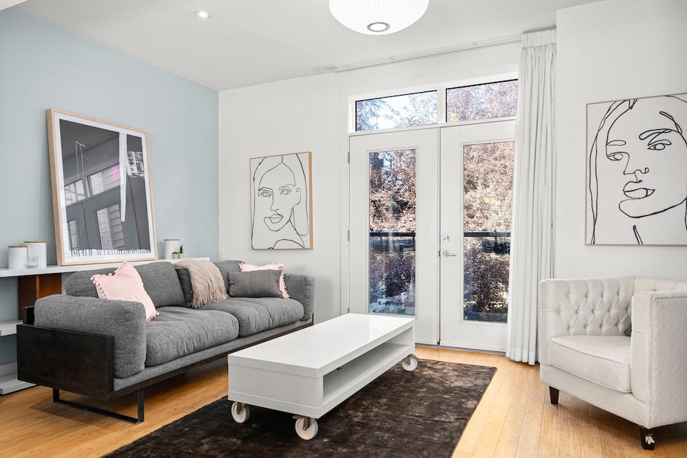 Photo of Livingroom in Bridgeland