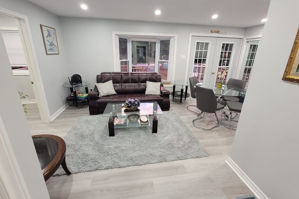 Photo of Livingroom in Ramara