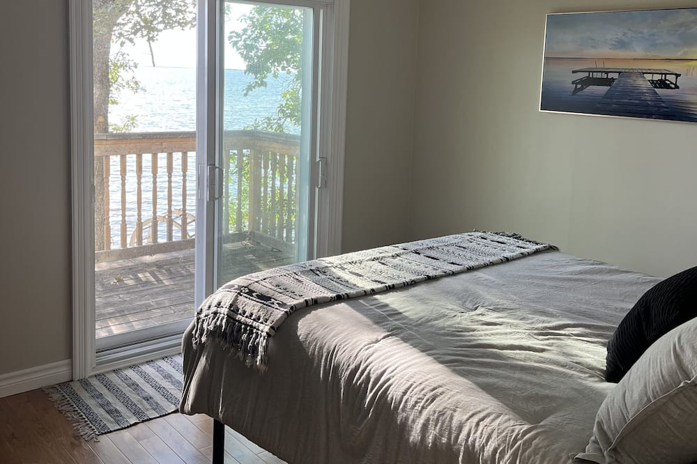 Photo of Bedroom in Feronia