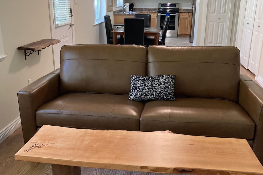 Photo of Livingroom in Comox