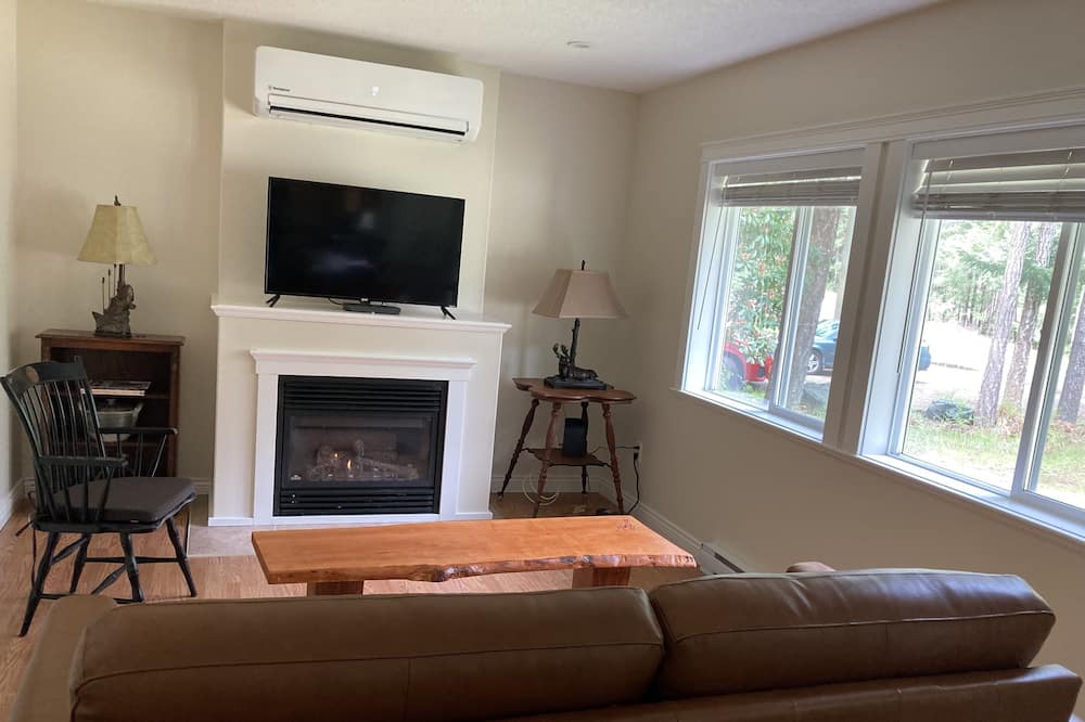 Photo of Livingroom in Comox