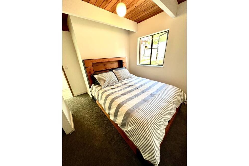 Photo of Bedroom in Halfmoon Bay