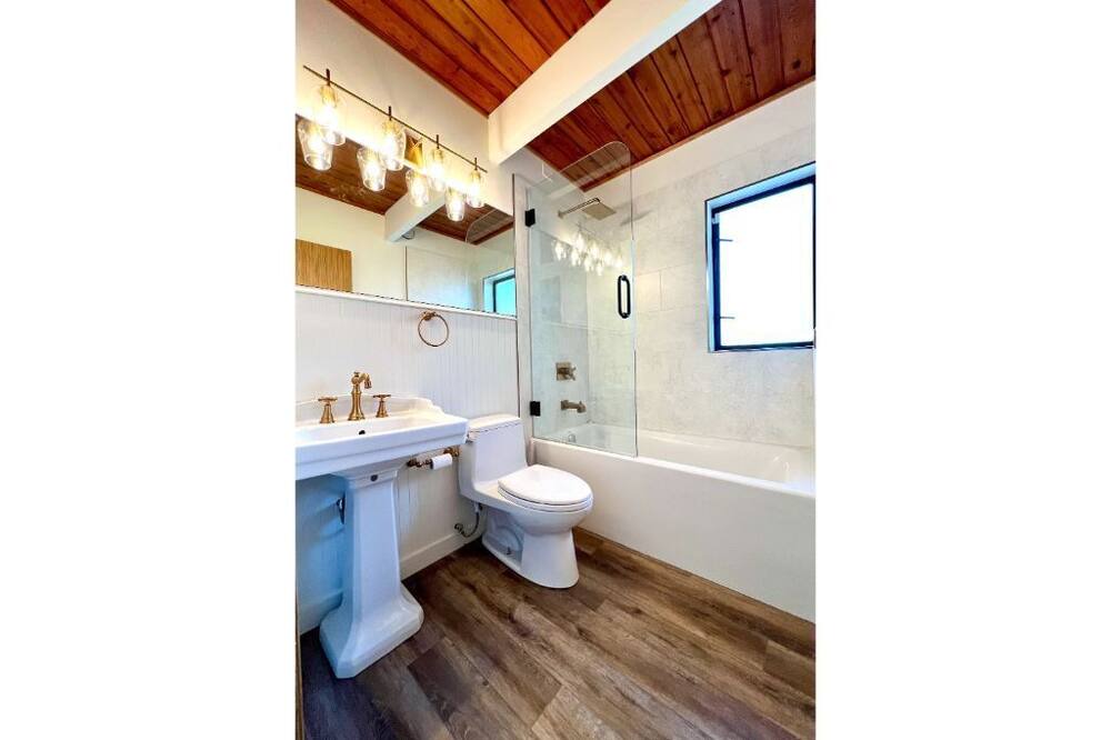 Photo of Bathroom in Halfmoon Bay