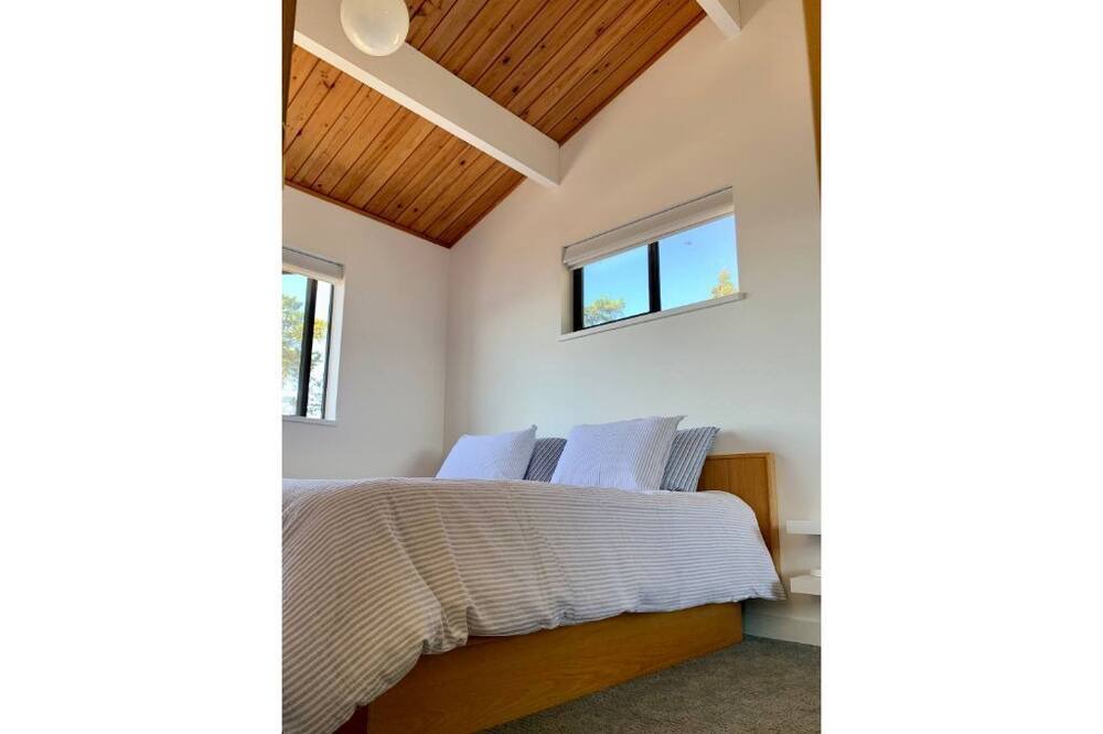 Photo of Bedroom in Halfmoon Bay