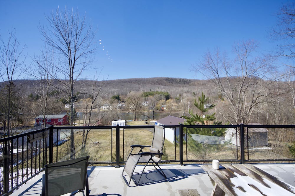 Photo of Patio Balcony in North Hatley