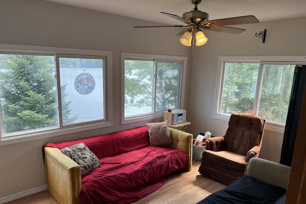 Photo of Livingroom in Litchfield