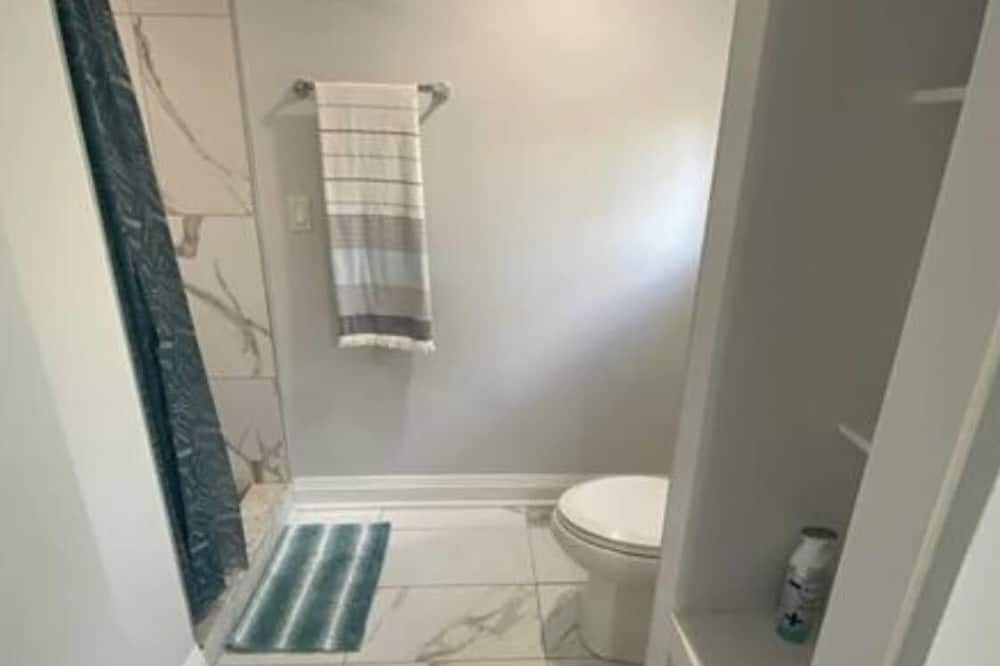 Photo of Bathroom in Tay