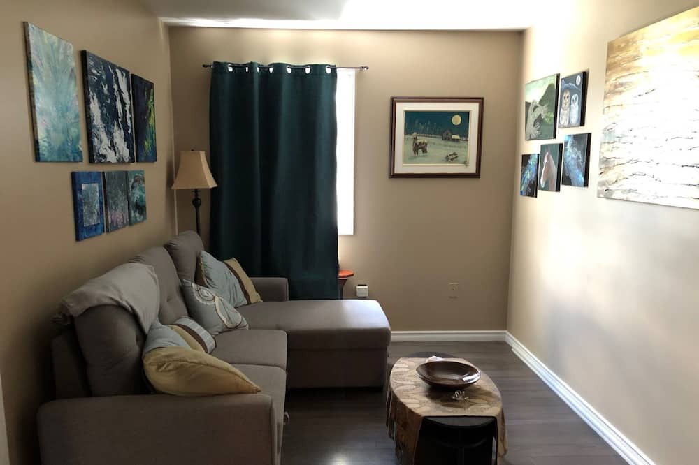 Photo of Livingroom in Ellerslie