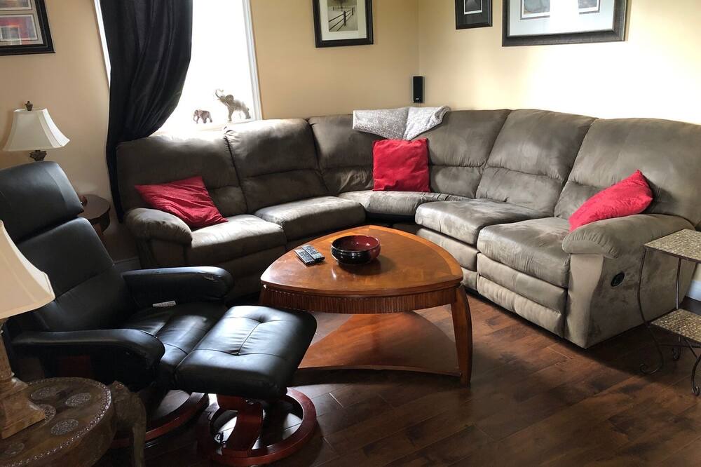 Photo of Livingroom in Ellerslie