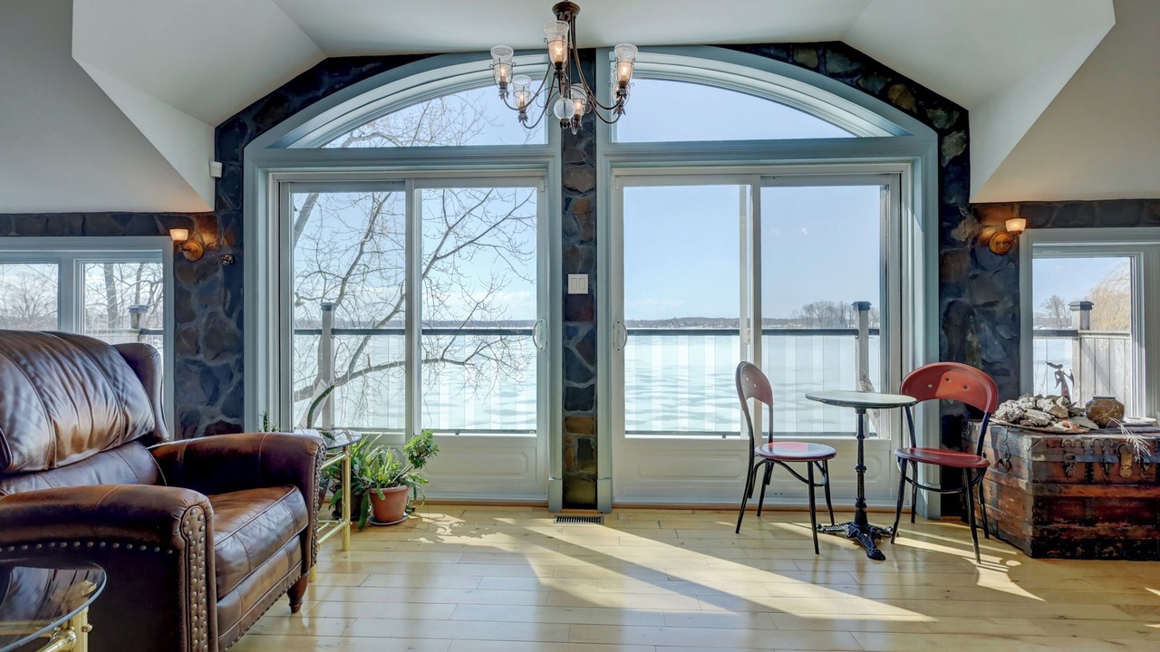 Photo of Livingroom in Pincourt