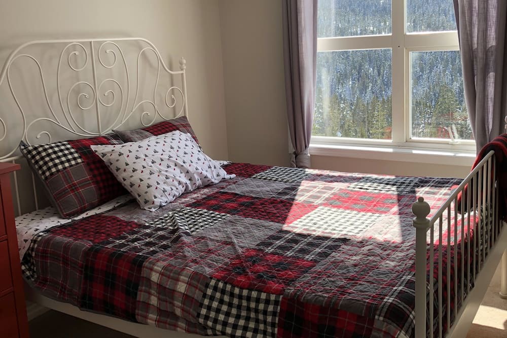 Photo of Bedroom in Courtenay