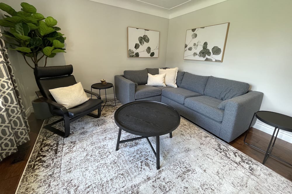 Photo of Livingroom in Hamilton